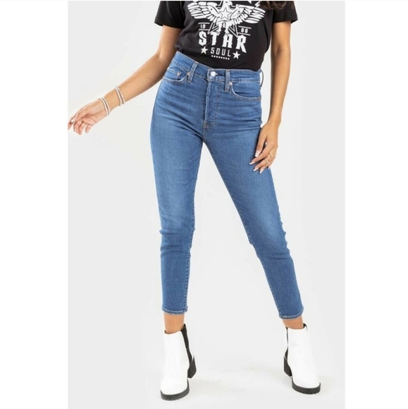 Levi's Wedgie Skinny High Rise Jeans - Picture 5 of 9